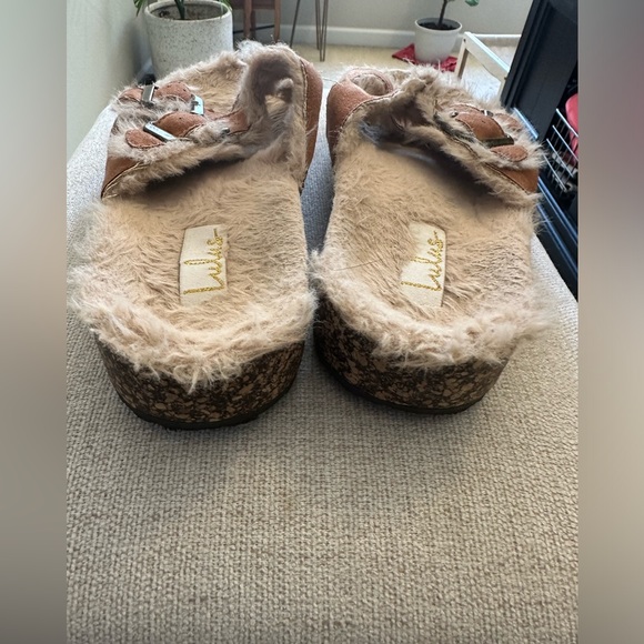 S13 - Lulus Carmella Dark Camel Suede Faux fur Buckled Slide Sandals size 7.5 - Picture 6 of 13